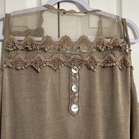 Ladies Women’s Tan and Lace Cardigan Shawl No Brand or Size Tag - Picture 7 of 10